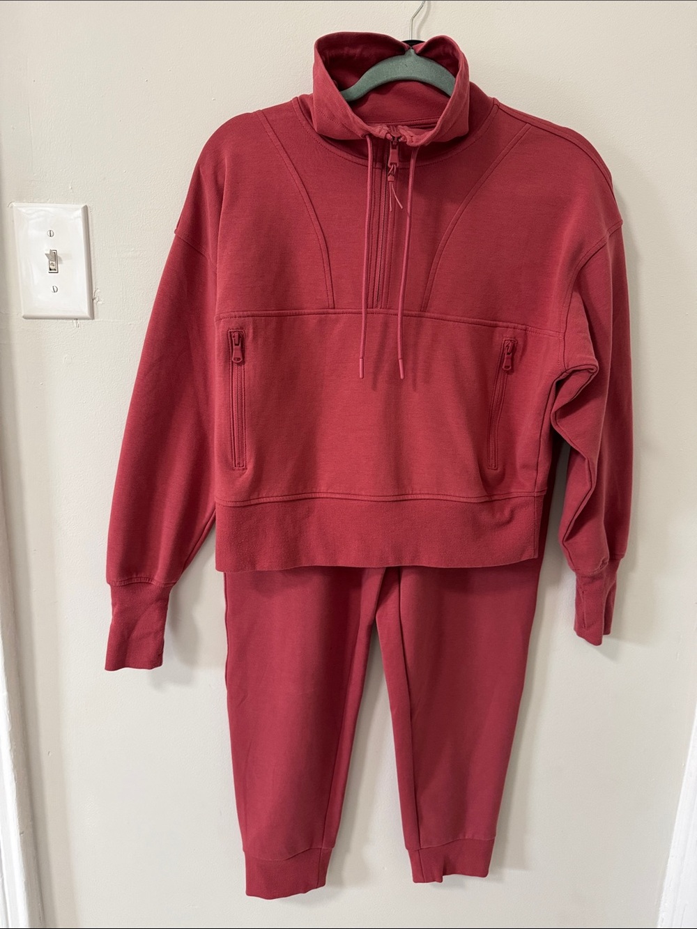 Old Navy Dynamic Fleece Matching Jogger Set - Small Petite